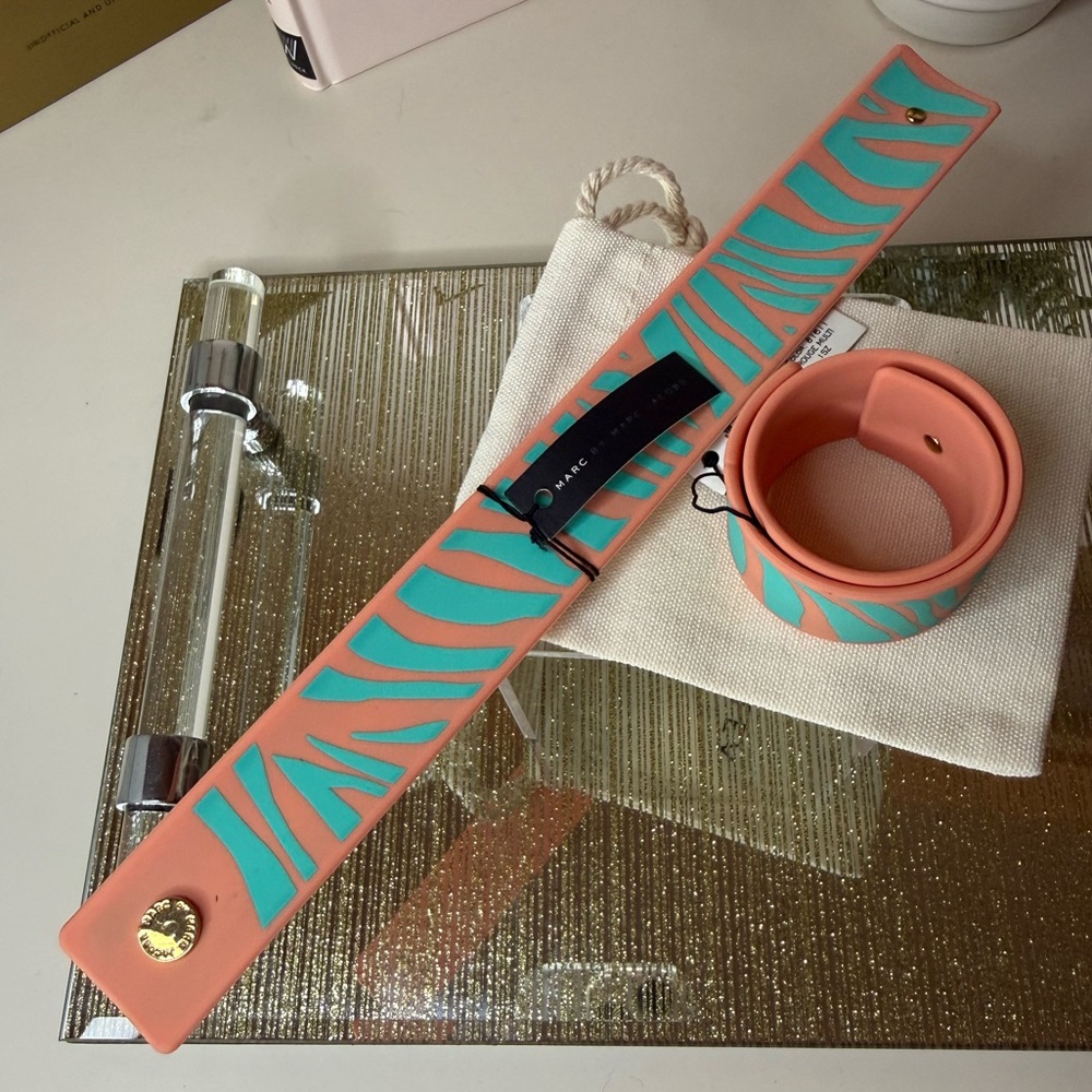 Marc by Marc Jacobs Silicone Slap Bracelet - NWT Coral and Teal Single Bracelet - Picture 2 of 2